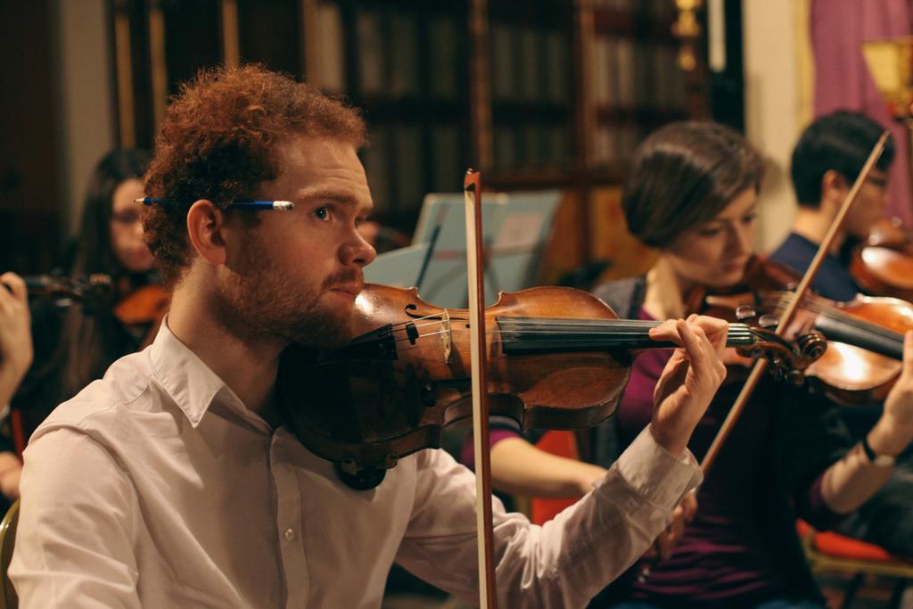 Photo of violinist